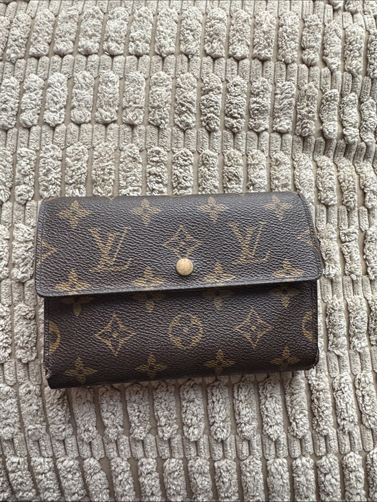 Louis Vuitton Accessories - AUTHENTIC Louis Vuitton Monogram Continental Wallet